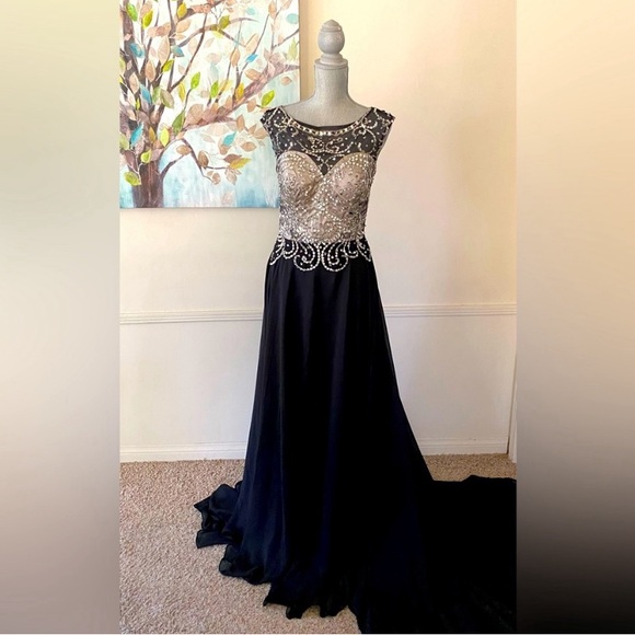 Meet your Posher, Gaby - Picture 9 of 16